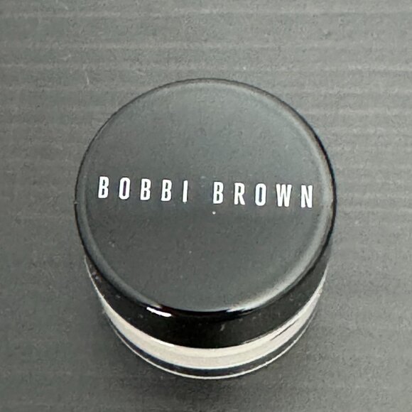 Bobbi Brown Vitamin Enriched Face Base - Picture 4 of 16
